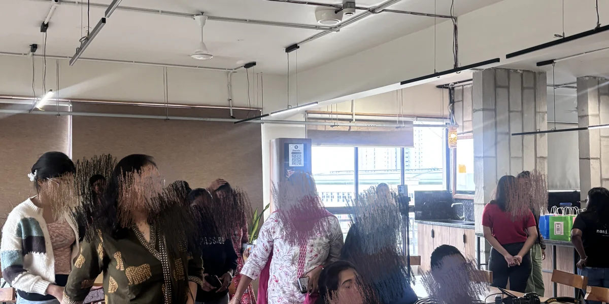 Click to view full size (2 of 3) 💕 From 6 Women to 16: A Day I Won’t Forget - Image 2