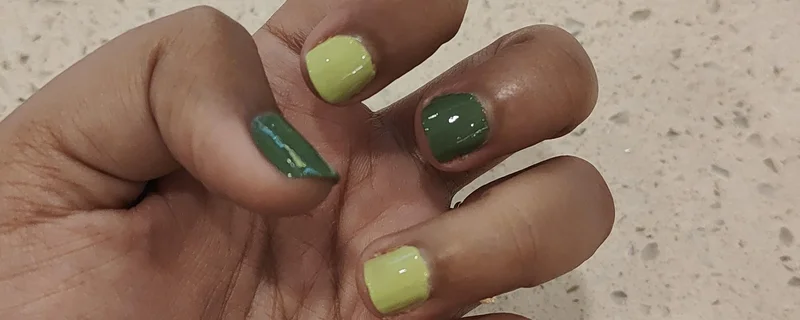 green nail polish 💅= green flag vibe