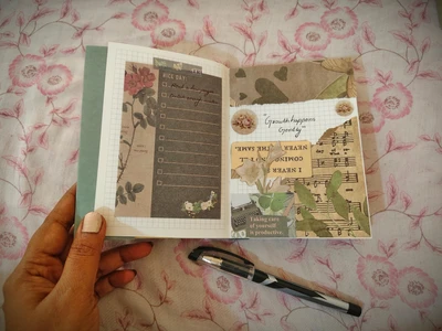 Checklist: read, hydrate, overthink less.🌿